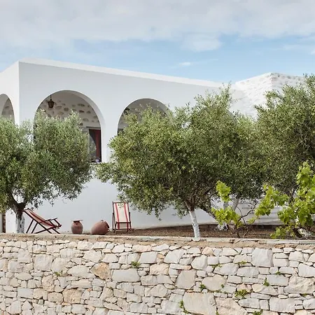 Melpomeni Villa *